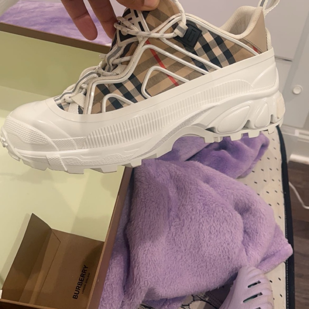 Burberry sneakers